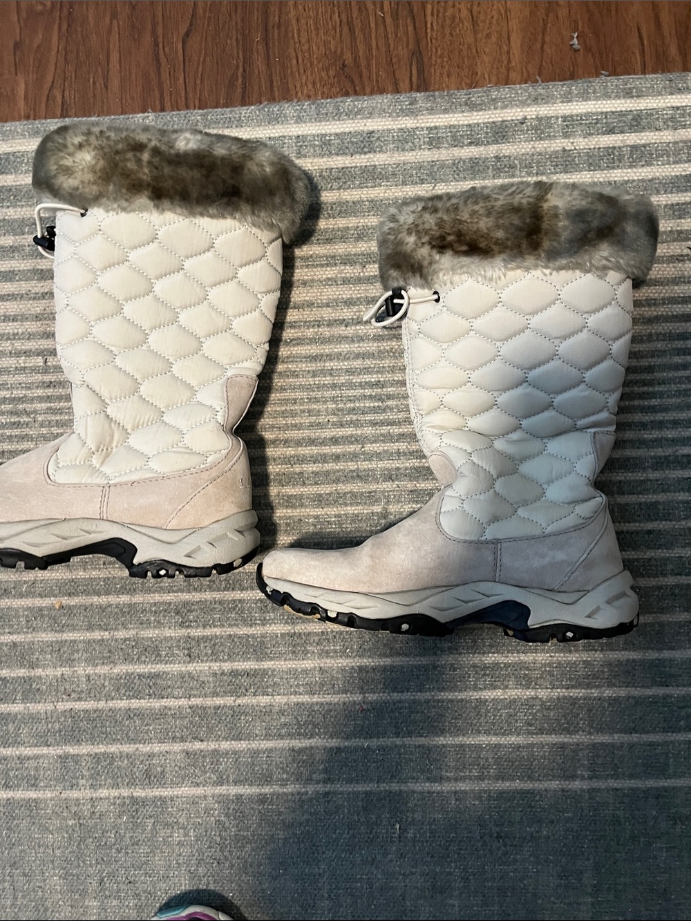 Women’s Vintage Faux-Fur with lovely SUEDE Upper Winter Boots - Tan